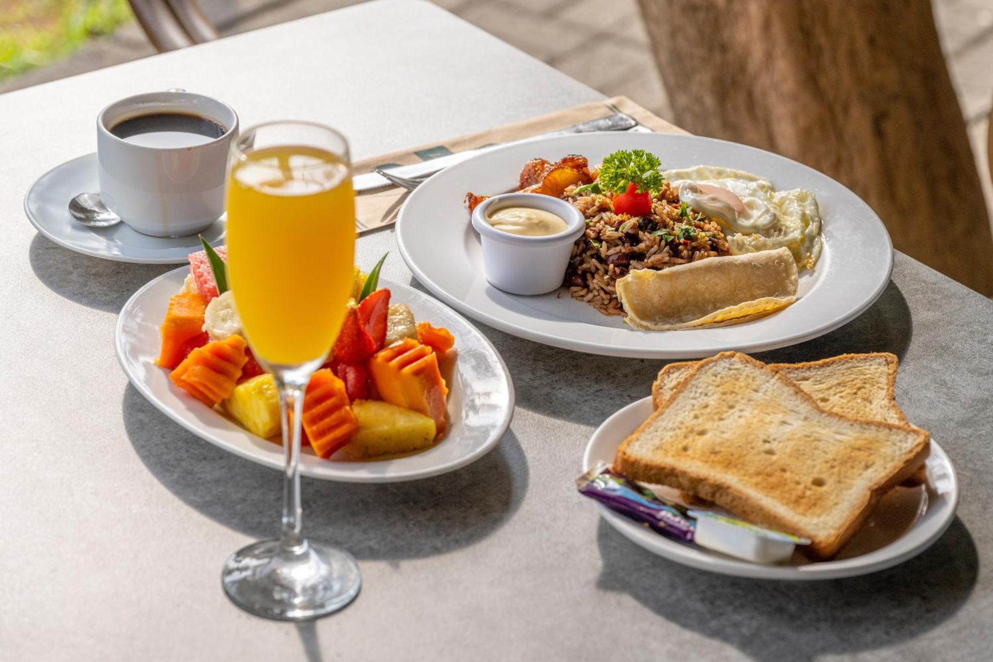 Hotel & Villas Tangeri Jacó Екстериор снимка