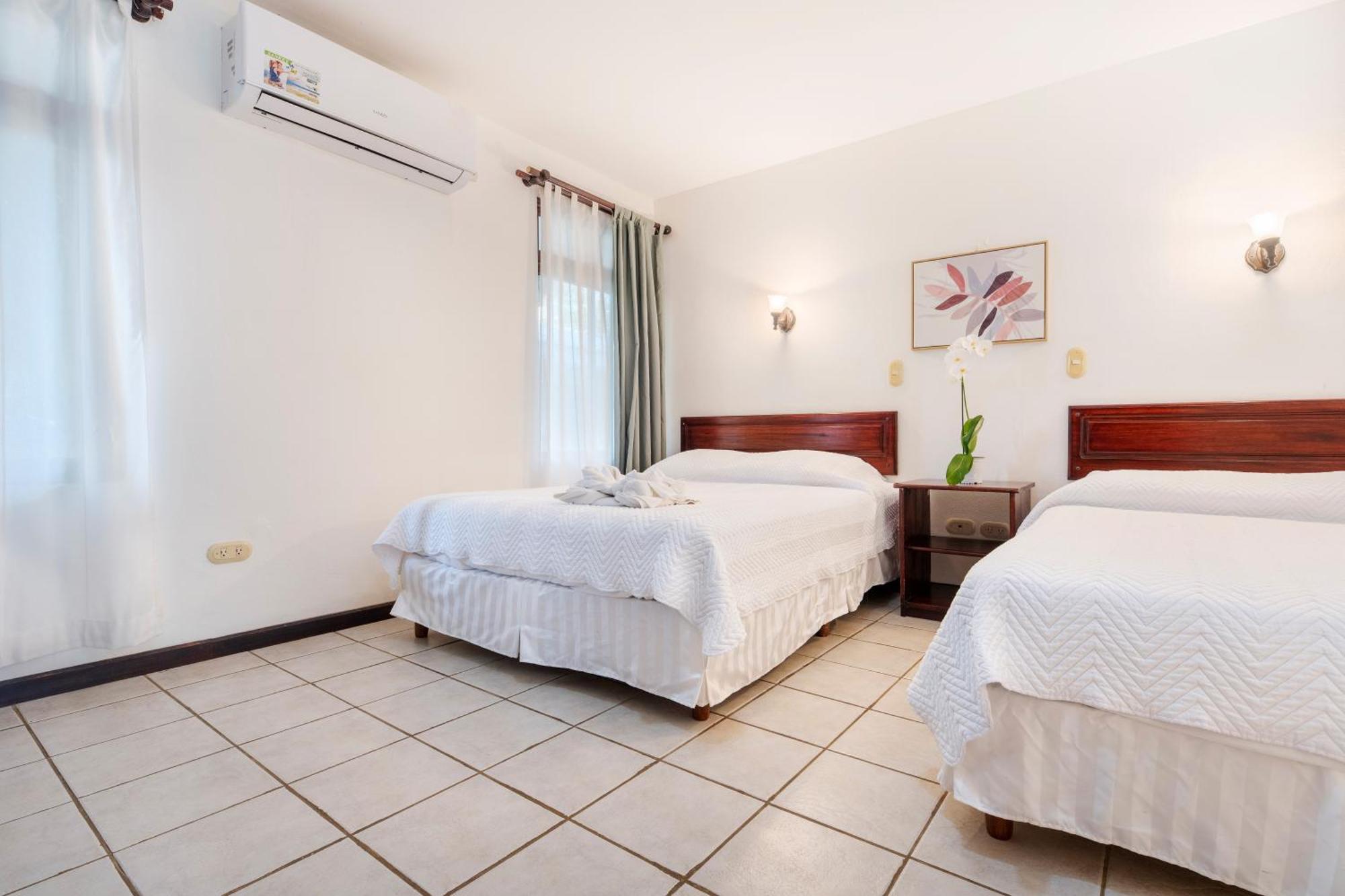 Hotel & Villas Tangeri Jacó Екстериор снимка